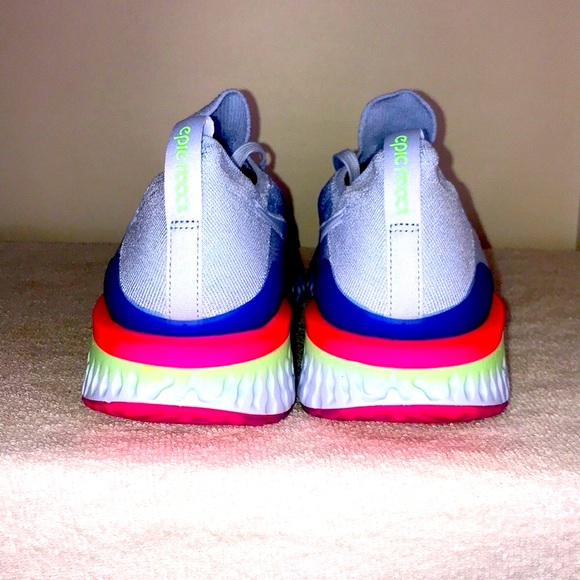 NIKE Epic React Flyknit 2 Running Shoes - Picture 6 of 9